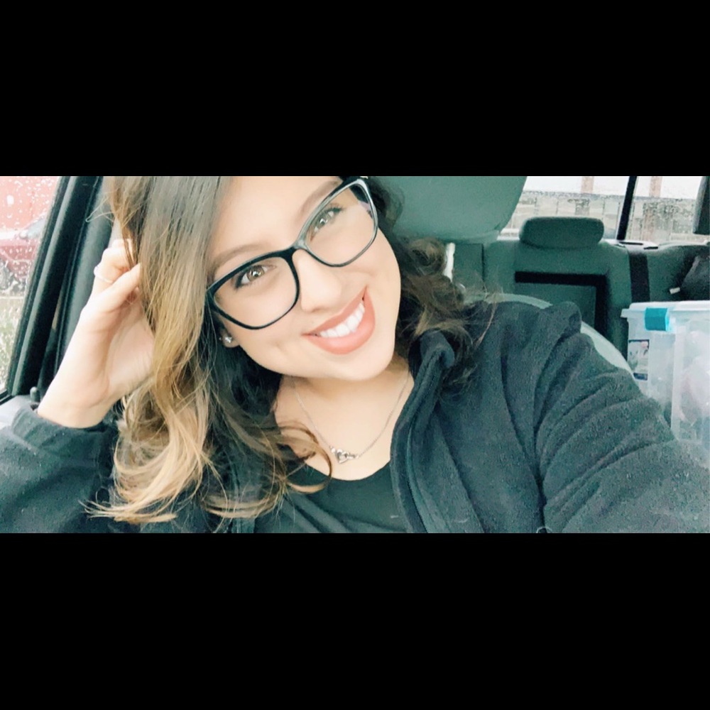 Meet your Posher, Alyssa